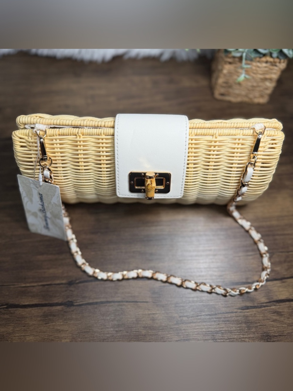 Tommy Bahama Woven Summer Bag - Picture 2 of 8